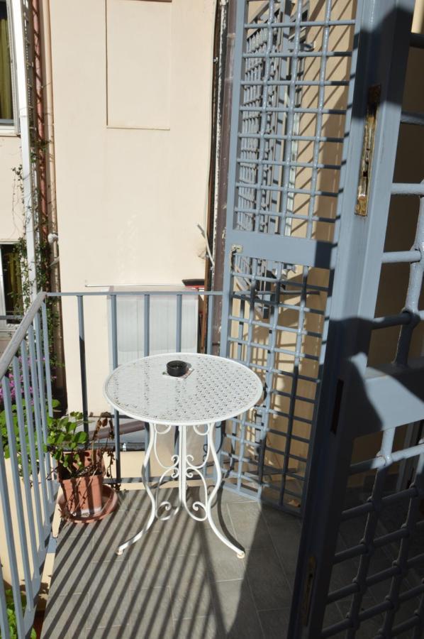 Apartamento Love Nest In The Heart Of Roma Exterior foto